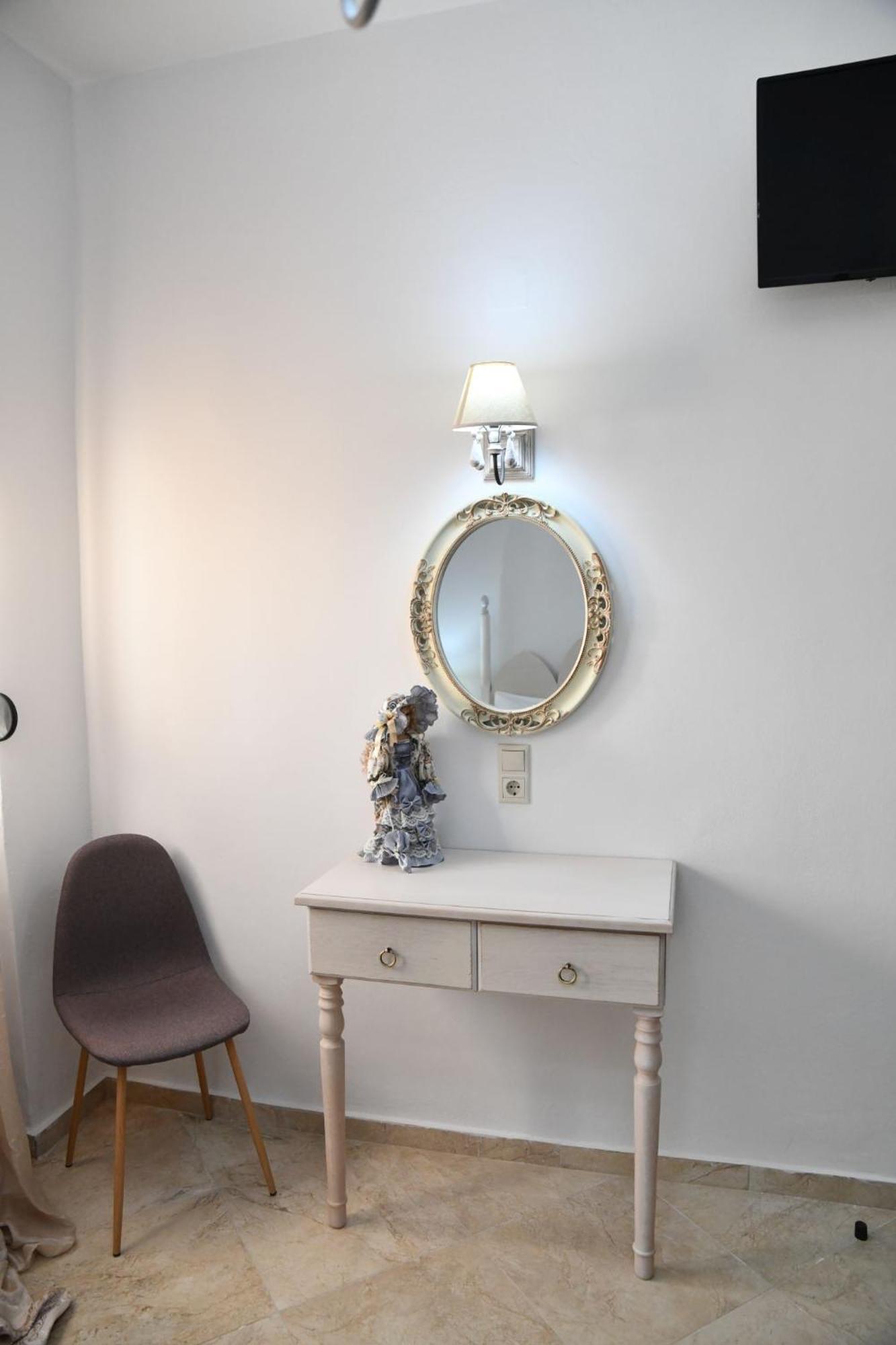 Kleopatra Deluxe Apartment With Jacuzzi 카밀라리 외부 사진