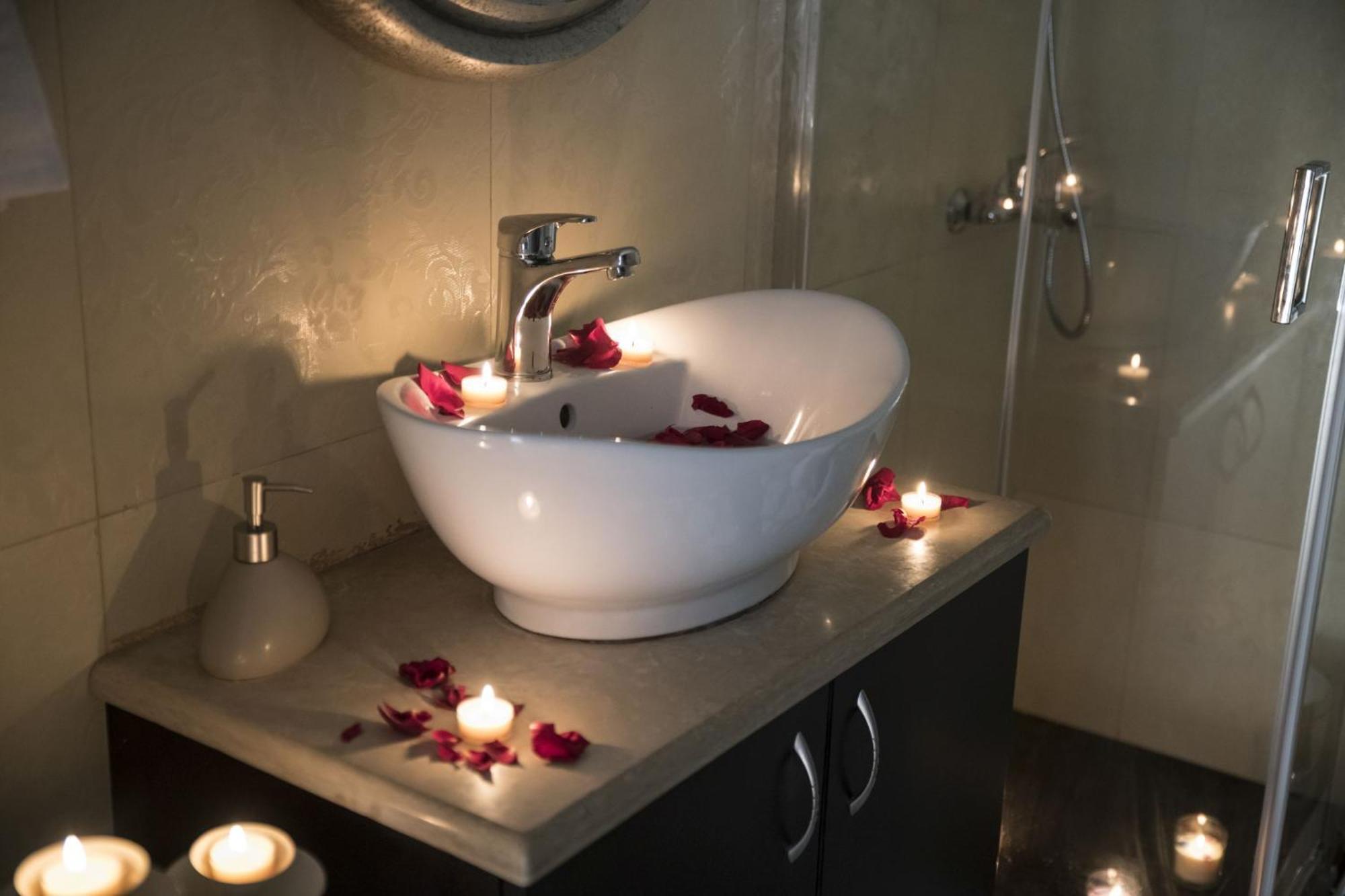 Kleopatra Deluxe Apartment With Jacuzzi 카밀라리 외부 사진